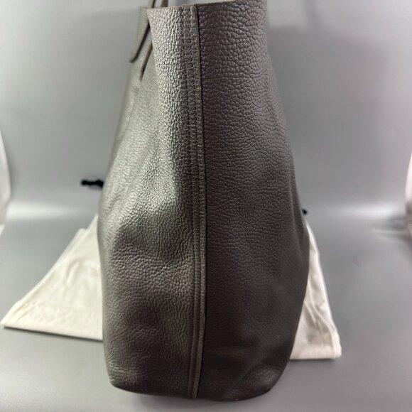 Cuyana Classic Leather Tote Bag Purse in Stone Gray - Picture 3 of 15
